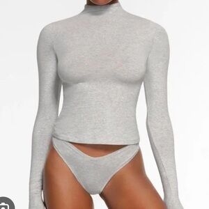 SKIMS Heather Gray Long Sleeve Turtleneck